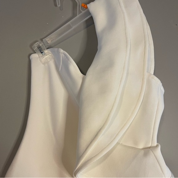 White Bodycon Ruffle One Shoulder Dress | SZ S - Picture 15 of 16